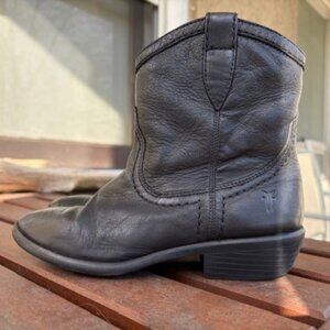 Frye Carson Shortie western boot